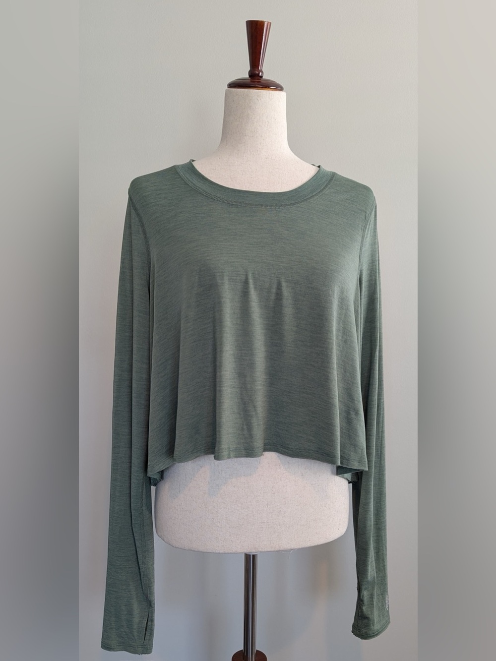 Free People Movement Women’s Long Sleeve High|Low Top Size Large Green